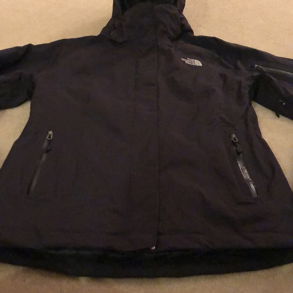 Like New! The North Face Women’s Hyvent Thermoball Jacket - Picture 5 of 16